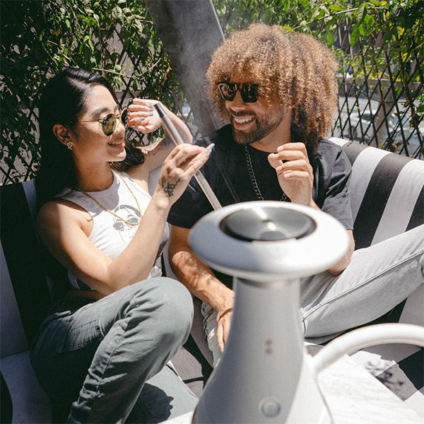 2 people with ooka device